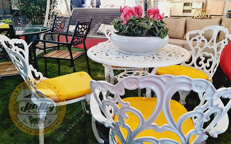 میز و صندلی باغی آلومینیومی مدالیوم دسته دار زرد