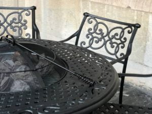 صندلی و میز آتشدان